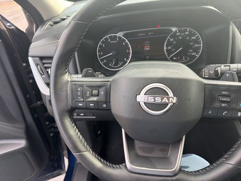 Used 2025 Nissan Rogue SV AWD/4WD image 14