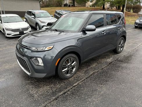 Used 2021 Kia Soul S image 2