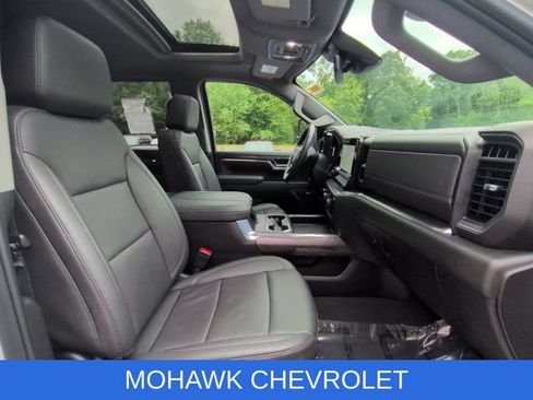 Used 2024 Chevrolet Silverado 2500 LTZ w/ LTZ Convenience Package AWD/4WD image 36