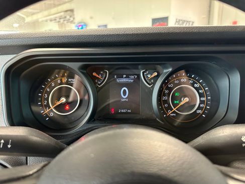 Used 2025 Jeep Gladiator Sport AWD/4WD image 20