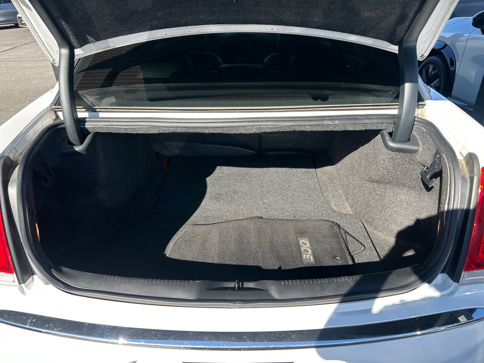 Used 2017 Chrysler 300 Limited w/ Value Package RWD image 25