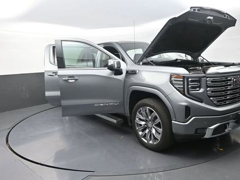 Used 2025 GMC Sierra 1500 Denali w/ Denali Reserve Package AWD/4WD image 33