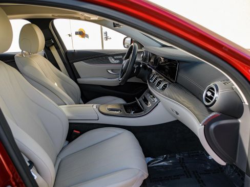 Used 2021 Mercedes-Benz E 350 E 350 w/ Premium Package image 32