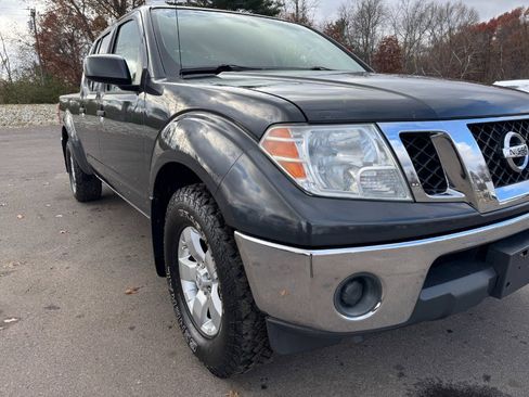 Used 2012 Nissan Frontier SV image 12
