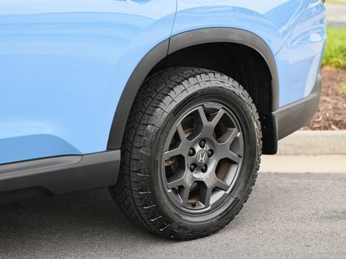 Used 2023 Honda Pilot TrailSport image 6