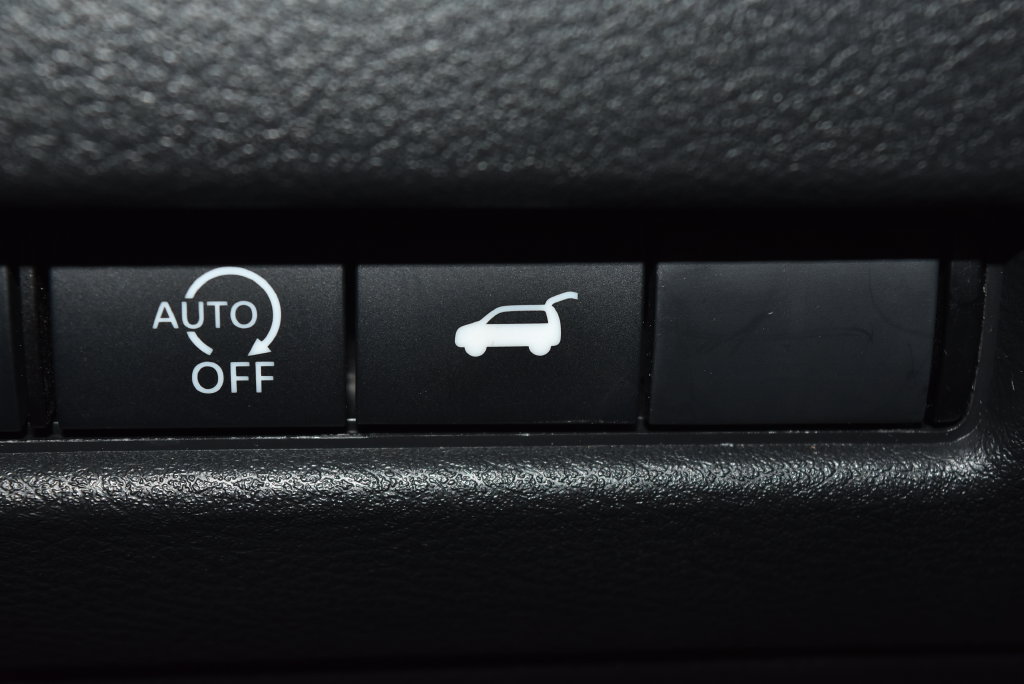 Certified 2026 Nissan Rogue SL AWD/4WD image 17