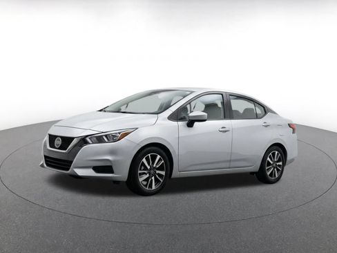 Used 2025 Nissan Versa SV FWD image 3