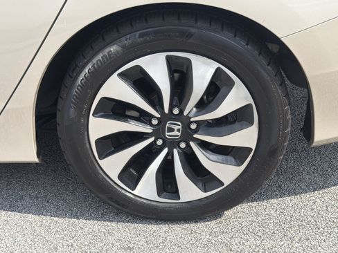 Used 2015 Honda Accord EX-L image 25