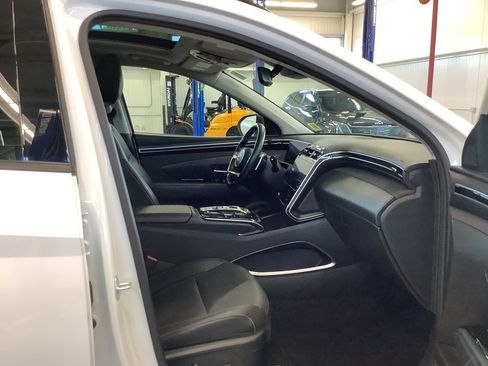 Certified 2023 Hyundai Tucson Limited AWD/4WD image 12