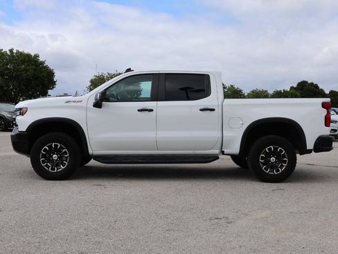 Used 2024 Chevrolet Silverado 1500 ZR2 w/ Technology Package AWD/4WD image 8