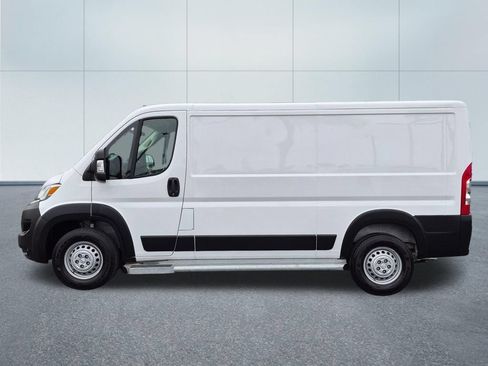 Used 2025 RAM ProMaster 2500 w/ U-Haul Equipment Group FWD image 3
