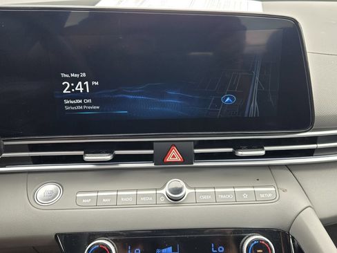 Certified 2025 Hyundai Elantra SEL FWD image 19