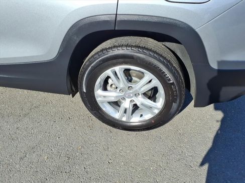 Used 2024 GMC Terrain SLE w/ Driver Convenience Package image 7