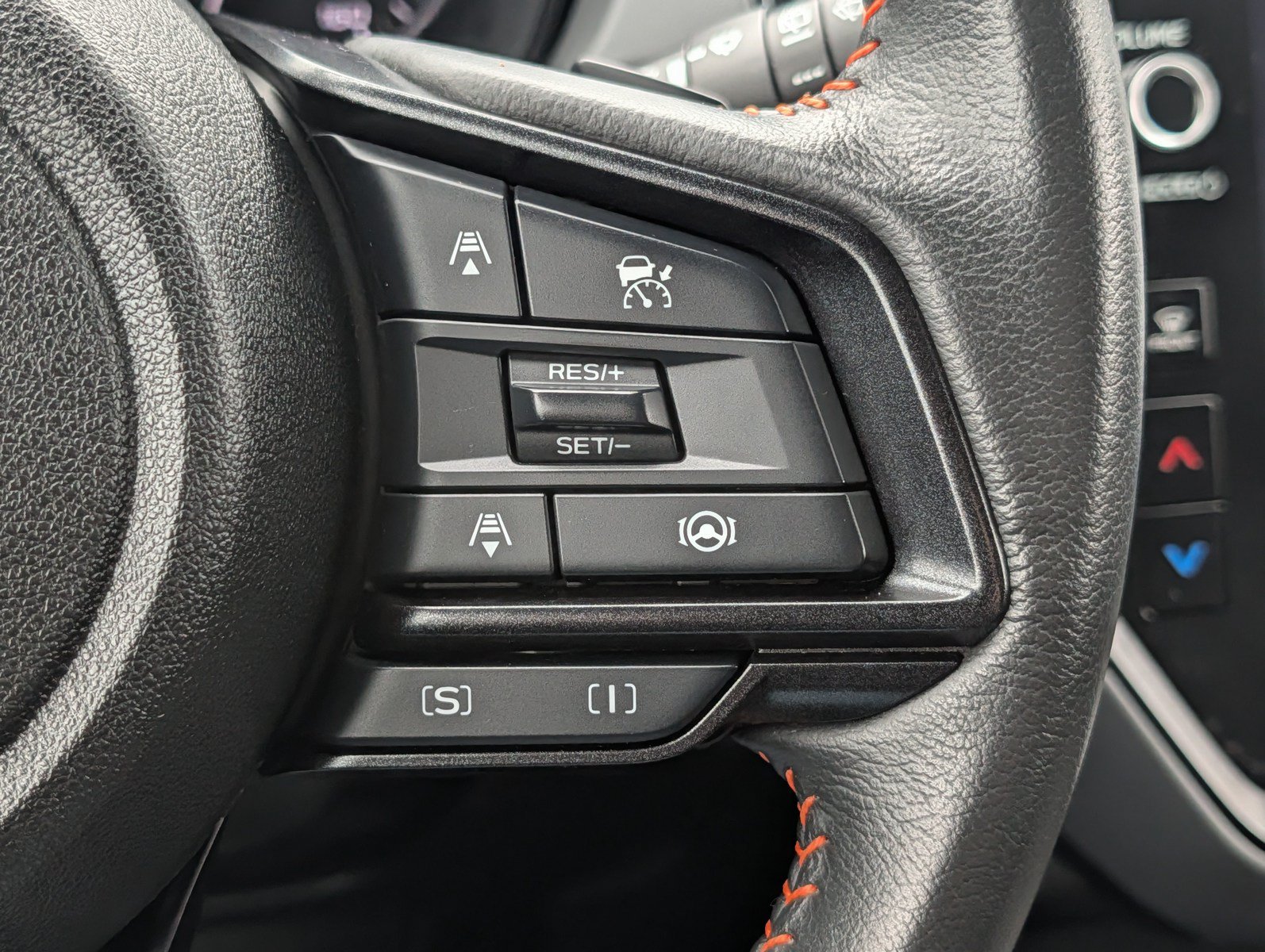 Used 2024 Subaru Crosstrek 2.5i Limited AWD/4WD image 28