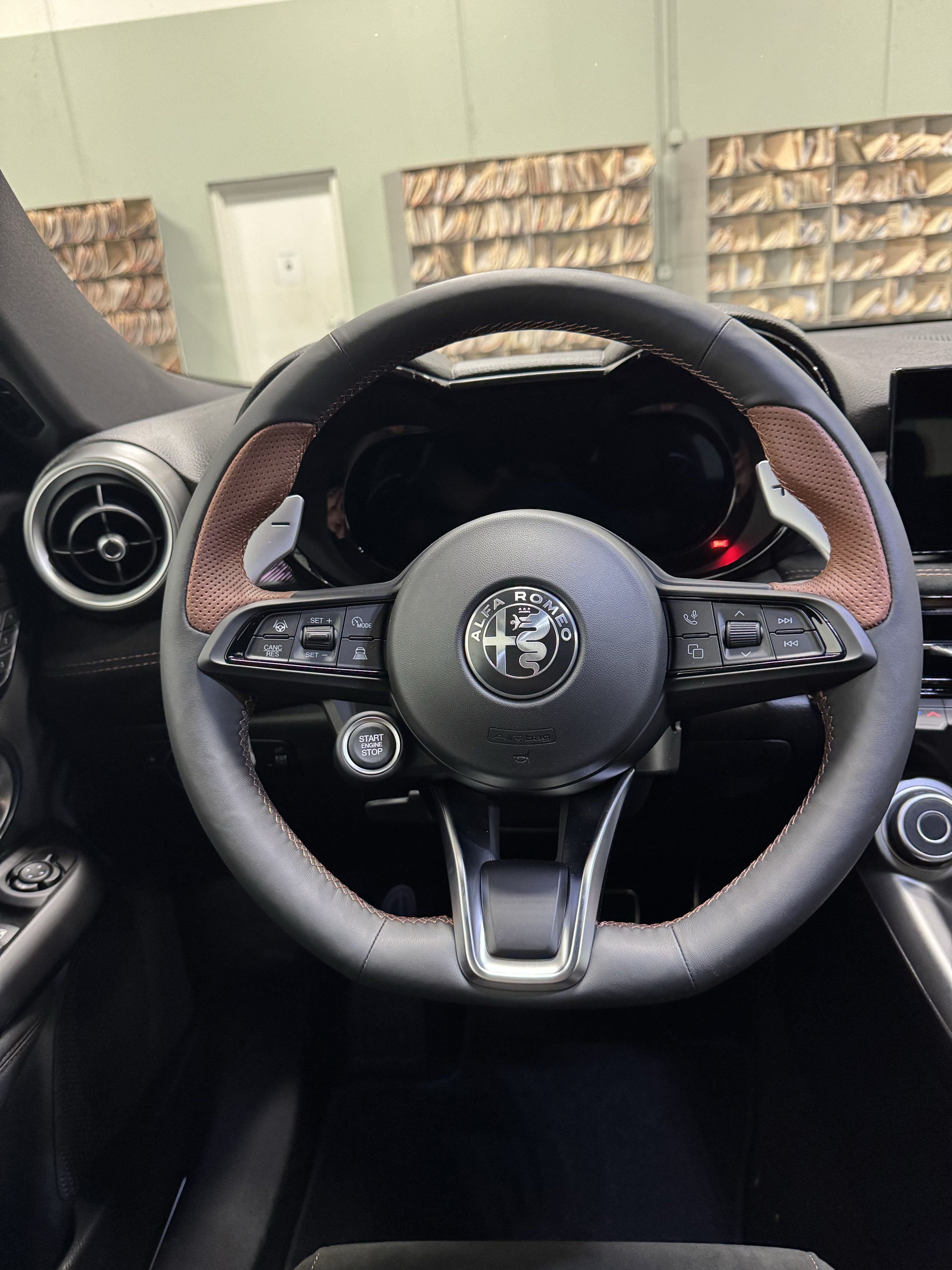 New 2025 Alfa Romeo Tonale AWD/4WD image 11