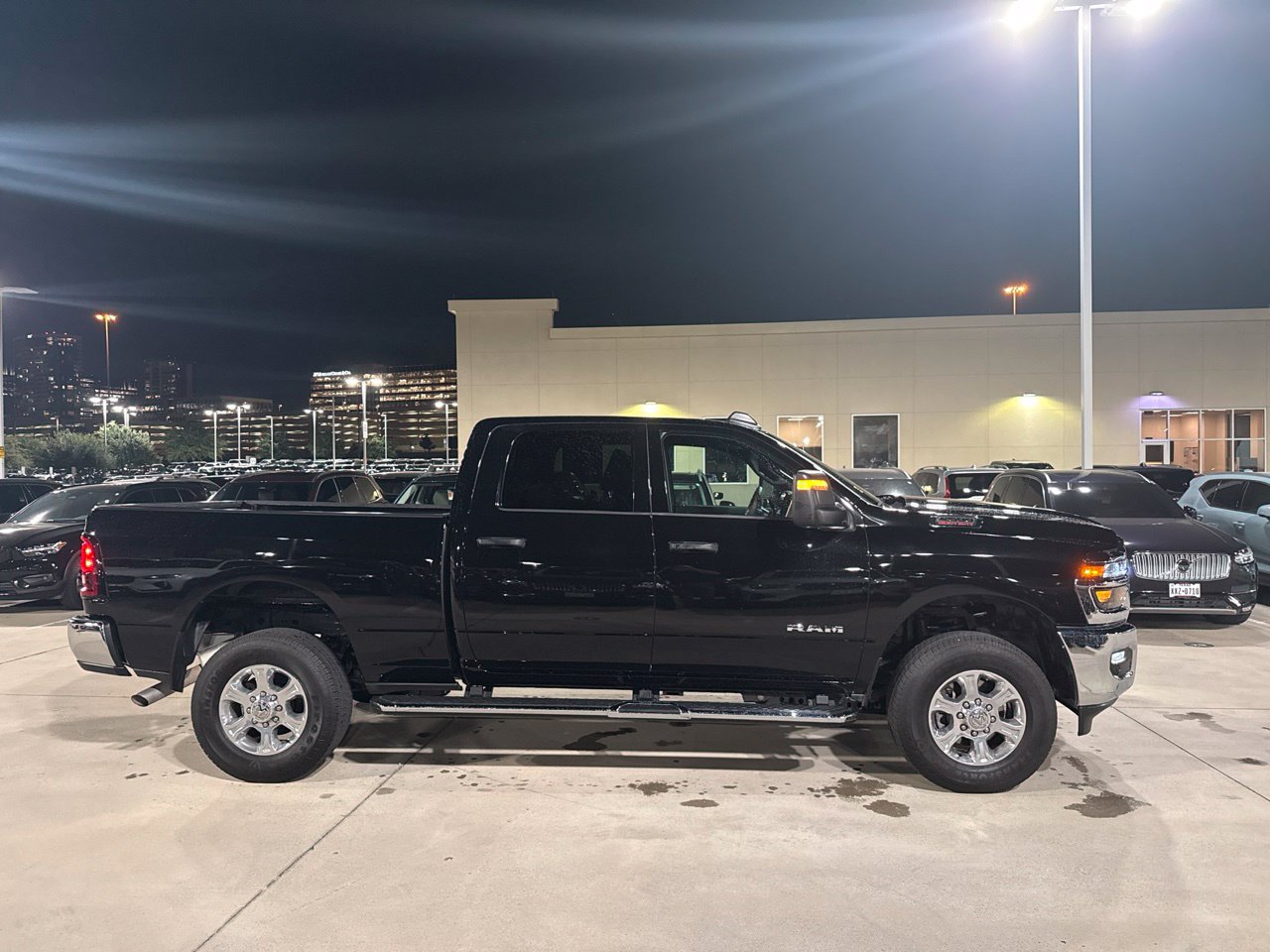 Used 2026 RAM 2500 Big Horn AWD/4WD image 8