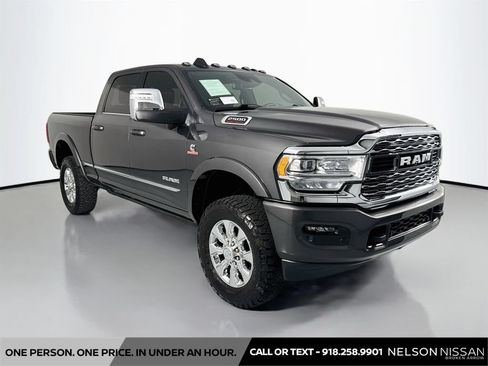 Used 2023 RAM 2500 Limited AWD/4WD image 3