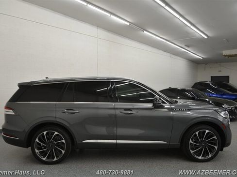 Used 2023 Lincoln Aviator Reserve w/ Equipment Group 201A image 8