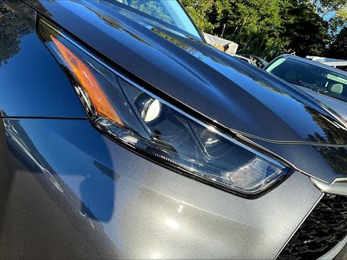 Used 2023 Toyota Highlander L FWD image 26