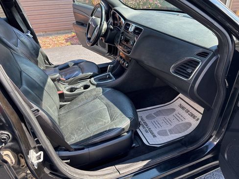 Used 2013 Chrysler 200 Limited image 7