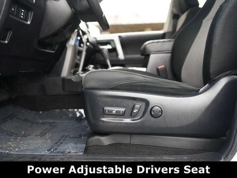 Used 2020 Toyota 4Runner SR5 AWD/4WD image 11