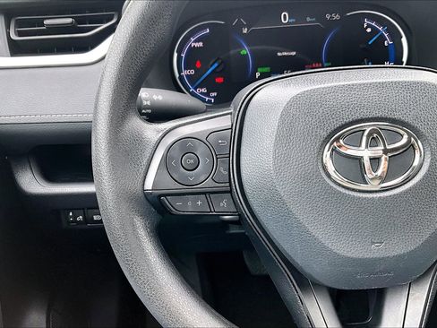 Used 2025 Toyota RAV4 XLE AWD/4WD image 16