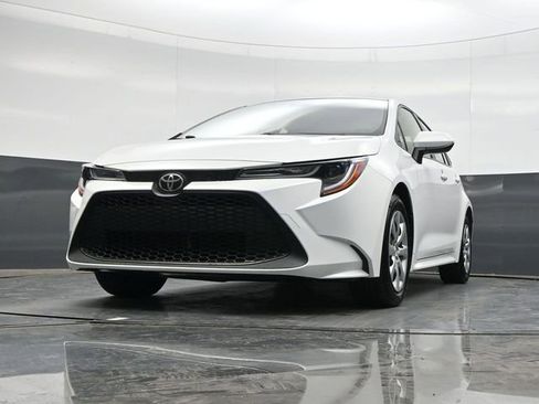 Used 2021 Toyota Corolla LE image 28