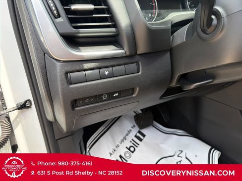 Certified 2025 Nissan Rogue SV FWD image 14