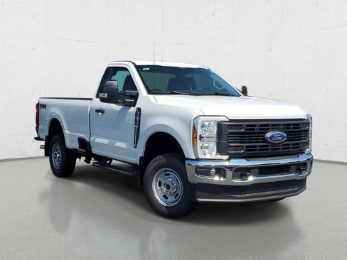 New 2026 Ford F250 XL w/ FX4 Off-Road Package AWD/4WD image 2