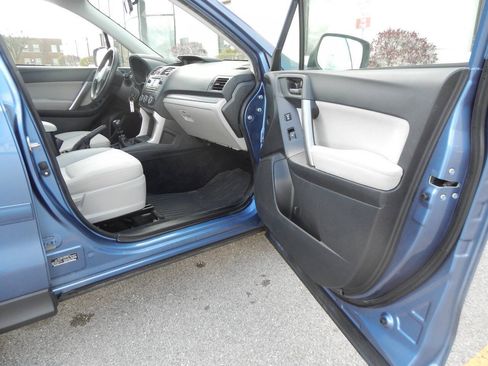 Used 2015 Subaru Forester 2.5i Premium AWD/4WD image 35