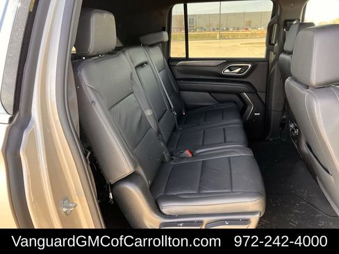 Used 2024 Chevrolet Suburban LT image 29