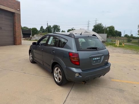 Used 2007 Pontiac Vibe w/ Sun And Sound Package FWD image 3