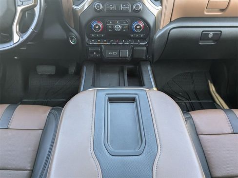 Used 2021 Chevrolet Silverado 1500 High Country w/ Technology Package AWD/4WD image 18