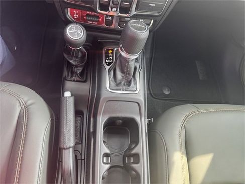 New 2025 Jeep Gladiator Mojave image 28