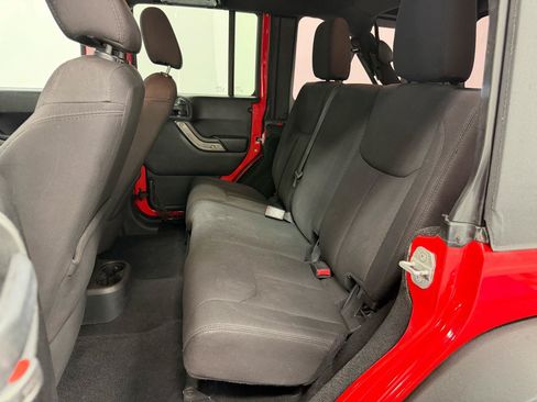 Used 2015 Jeep Wrangler Unlimited Sport w/ Quick Order Package 24S AWD/4WD image 7