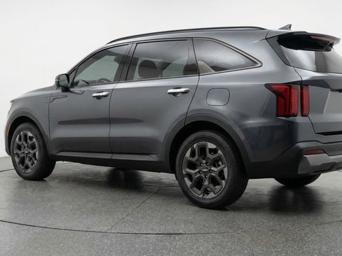 Used 2024 Kia Sorento S FWD image 6