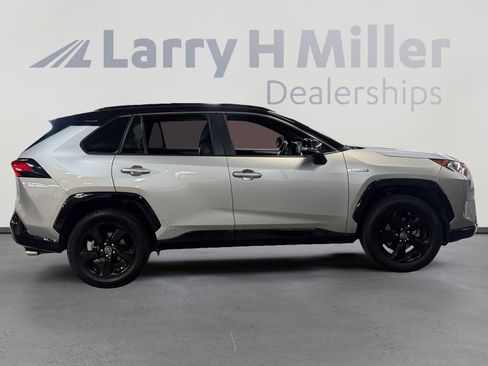 Used 2019 Toyota RAV4 XSE w/ XSE Weather Package AWD/4WD image 6