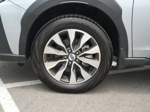 Used 2025 Subaru Outback Limited AWD/4WD image 11