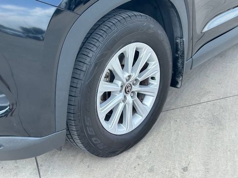 Used 2024 Toyota Grand Highlander AWD image 9