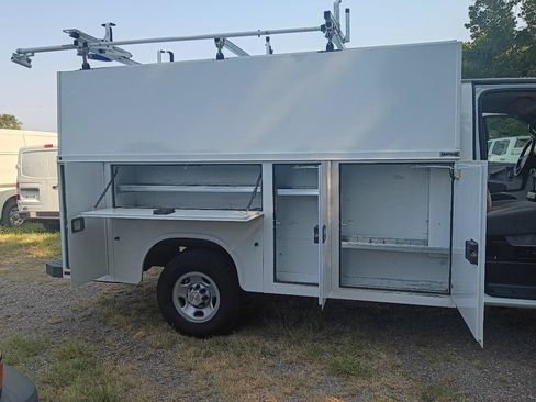 Used 2023 Chevrolet Express 3500 w/ Power Convenience Package RWD image 17