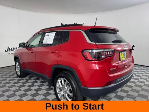 Used 2023 Jeep Compass Latitude AWD/4WD image 10