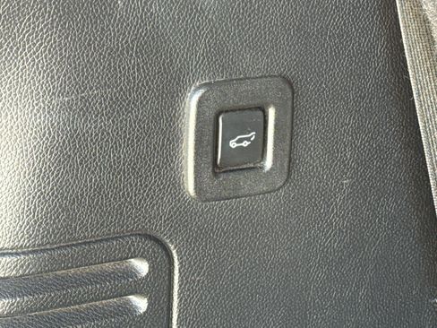 Used 2015 Ford Expedition Platinum image 11