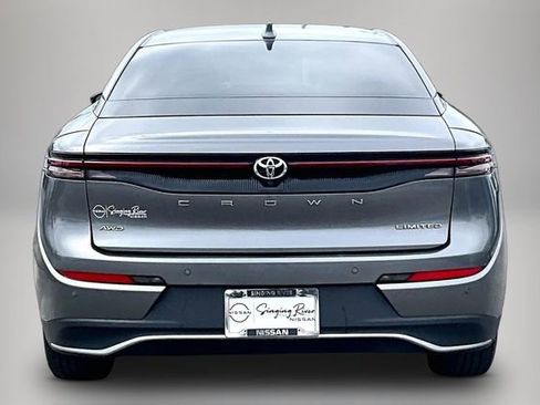 Used 2023 Toyota Crown Limited image 6