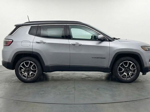 Used 2025 Jeep Compass Trailhawk w/ Trailer Tow Group AWD/4WD image 11