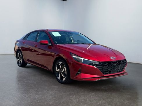 Used 2023 Hyundai Elantra SEL w/ Convenience Package FWD image 3