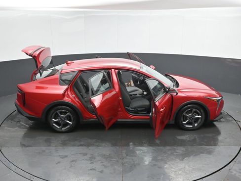 Used 2025 Kia K4 LXS image 52