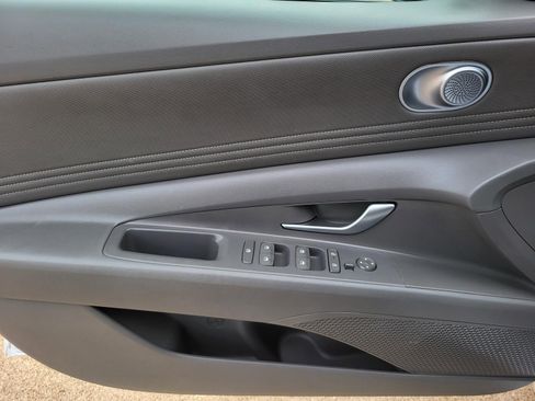 Certified 2025 Hyundai Elantra Sport image 13