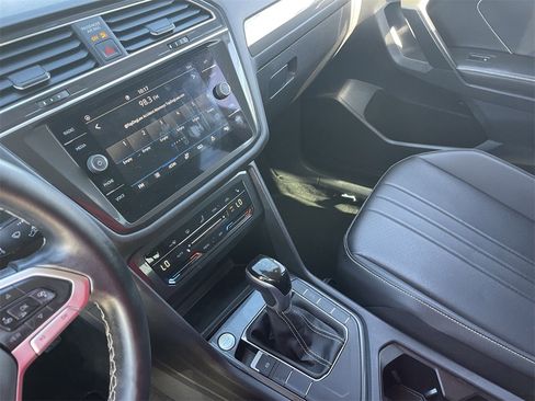Used 2024 Volkswagen Tiguan SE image 26