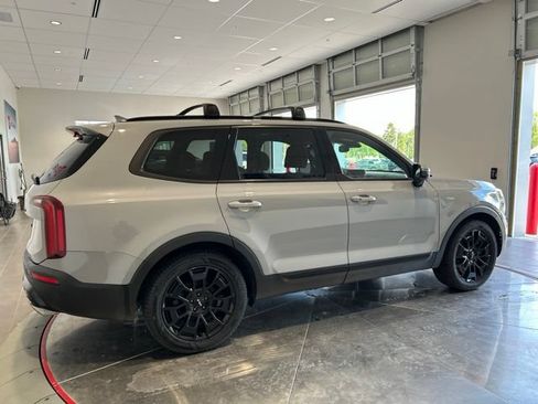 Used 2022 Kia Telluride SX w/ Nightfall Edition Package AWD/4WD image 9