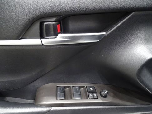 Used 2023 Toyota Camry SE image 16